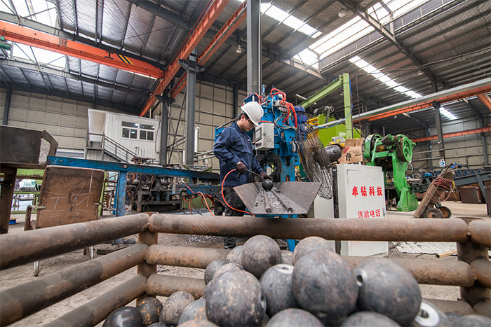 河东网架配件-螺栓球加工车间